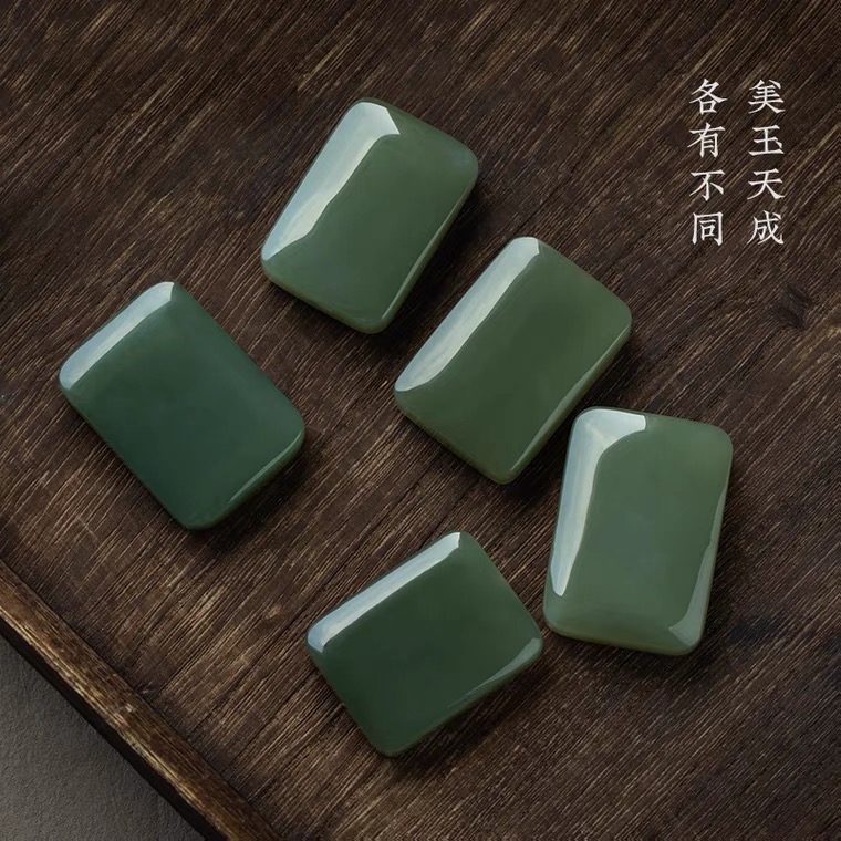 天然和田玉无事牌吊坠男女痛快颈饰面包牌时尚大气精美气质挂件