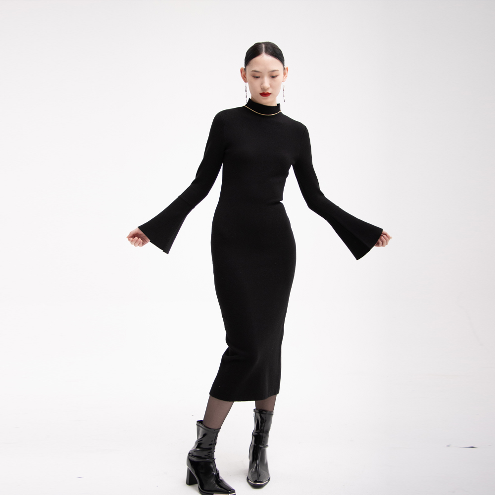 SenseByMei精简线条造型感衬托高雅气质喇叭袖高弹针织连衣裙打底