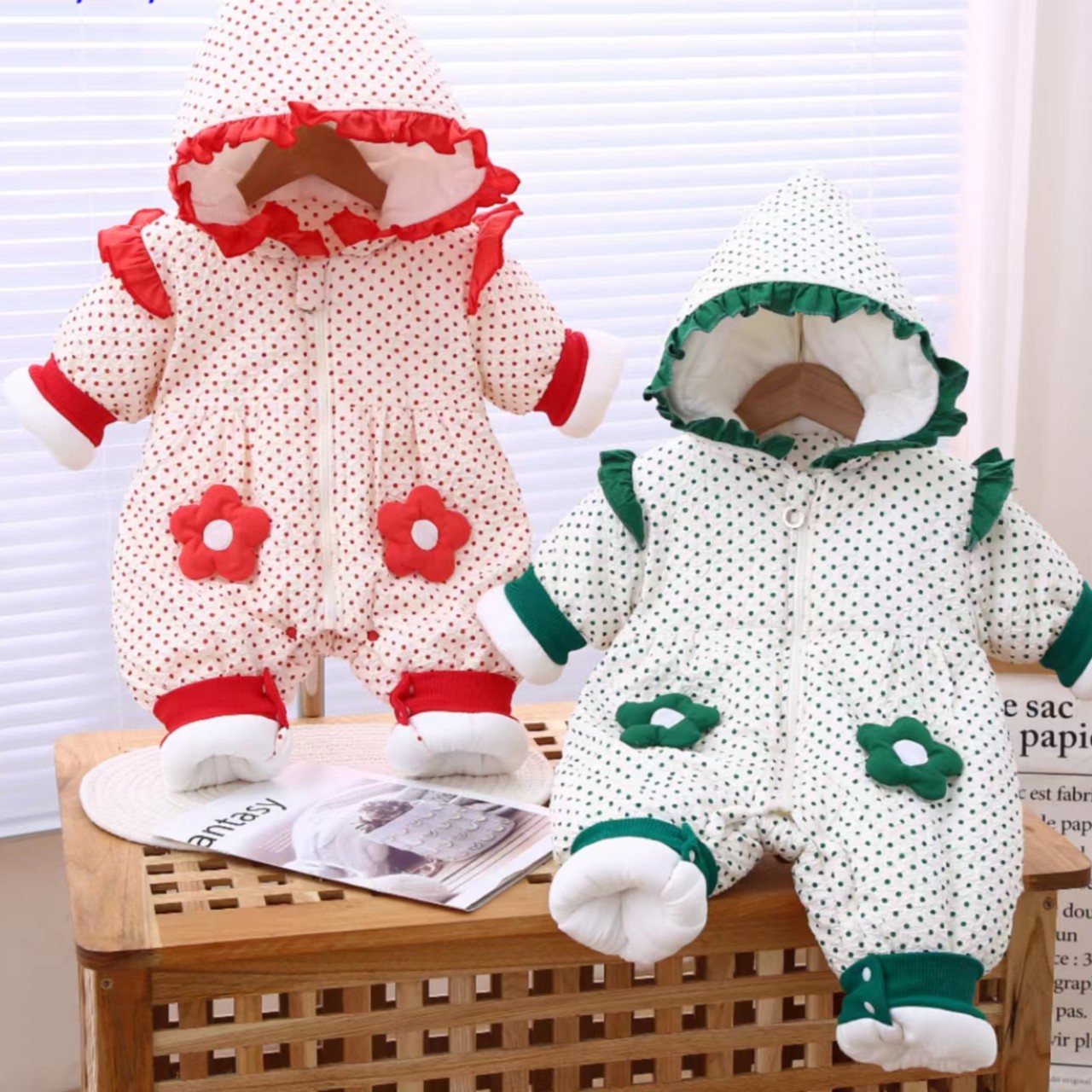 婴儿连体衣宝宝婴冬款幼儿满印哈衣保暖加绒公主洋气棉新款儿童