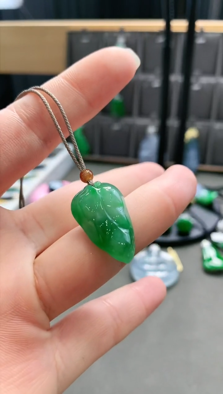 【闪购商品】翡翠颈饰未镶嵌吊坠