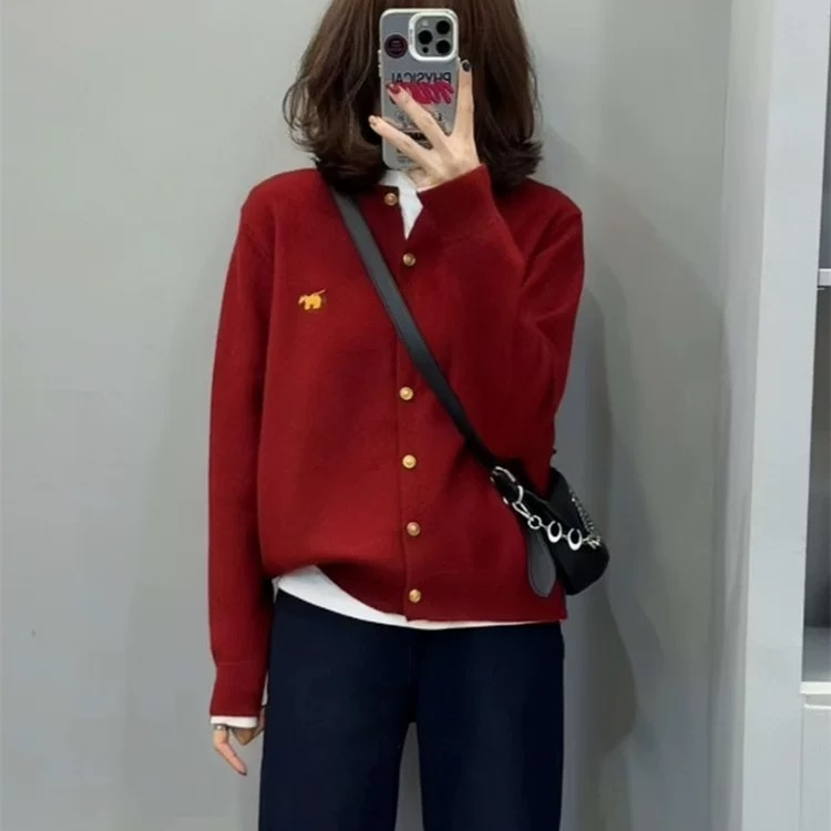 2026新款圆领净版小金马刺绣金扣针织开衫休闲显瘦百搭上衣女