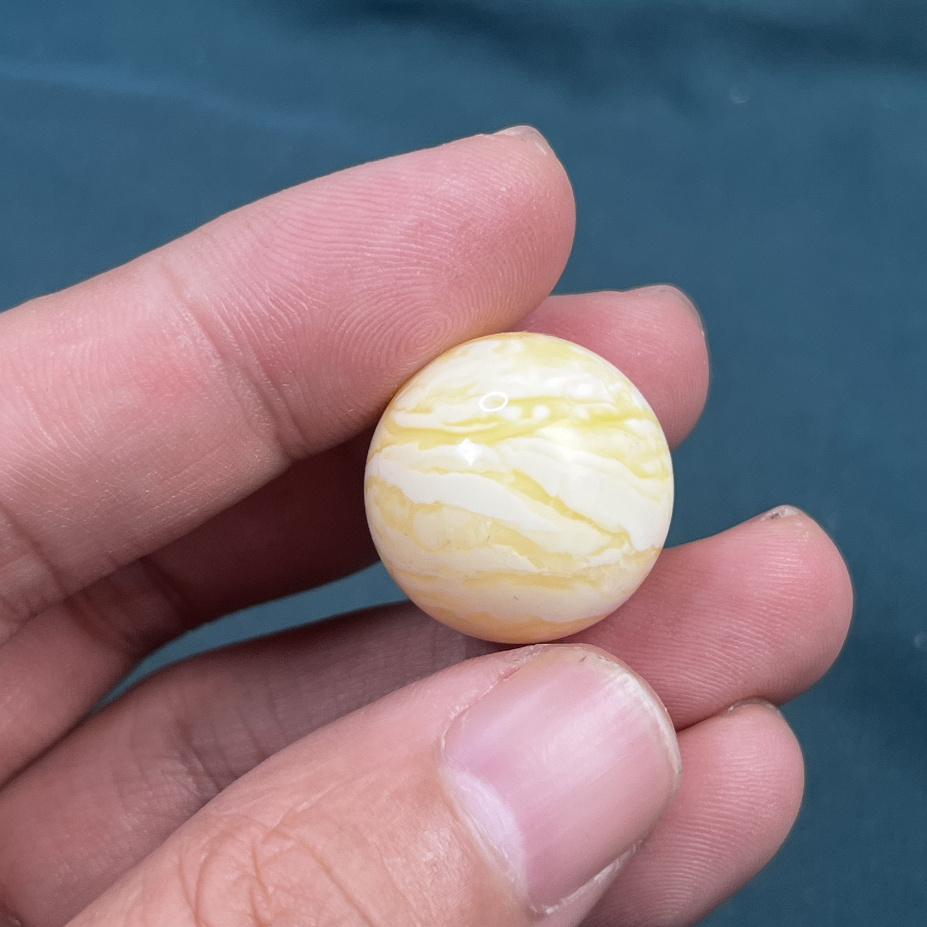 21.7mm焦皮料瓷白千层雪虎皮纹细纹蜜蜡圆珠单珠