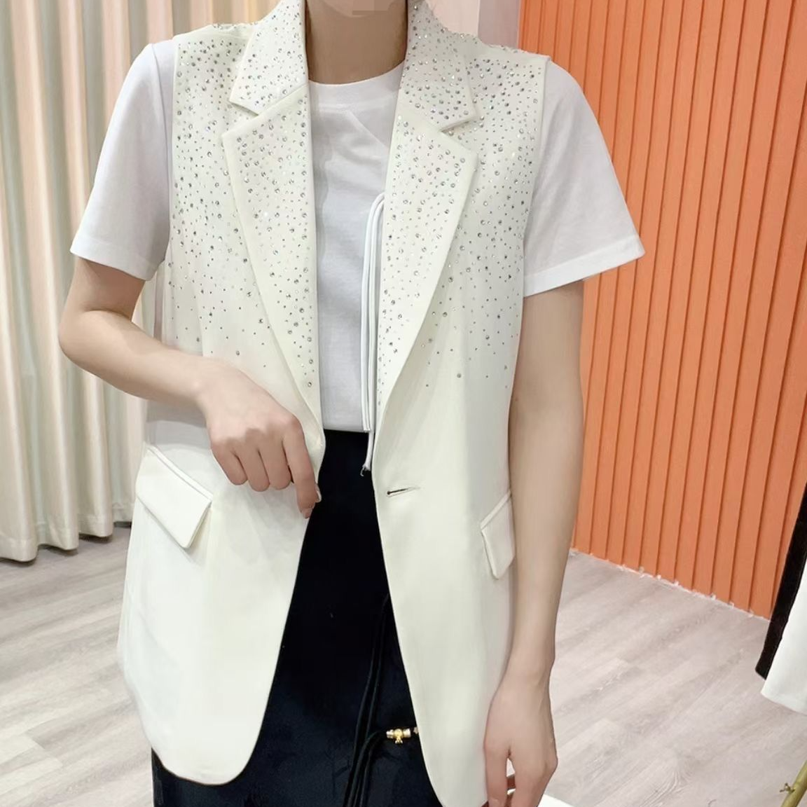 8891前后钻挂里显瘦马甲