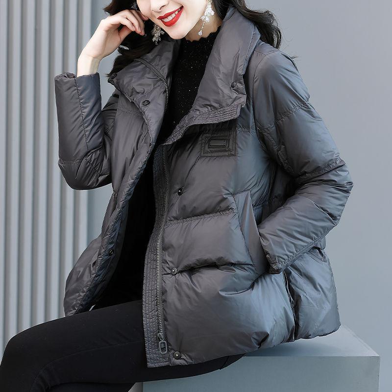 波司澄羽绒服女冬2023新款时尚洋气高端短款小个子宽松加厚保暖外
