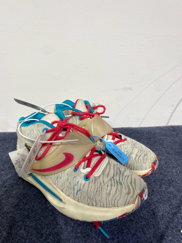 篮球鞋41码Nike KD 14 全掌缓震 白色/红色/蓝色公价994