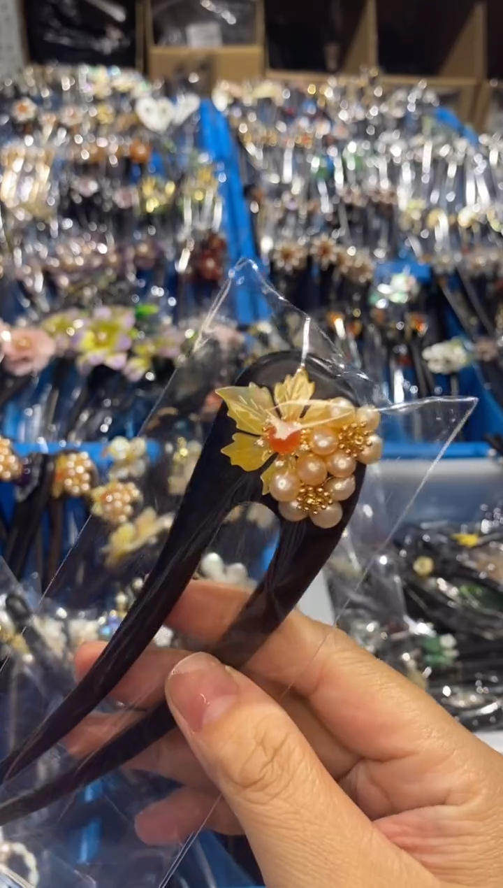 【闪购商品】香榧木木雕珍珠橘色双钗哈哈