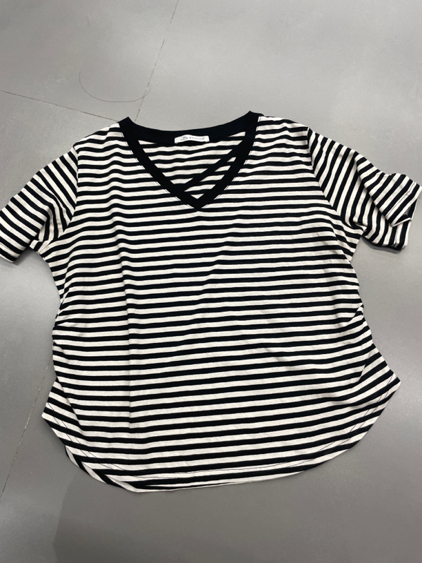 新款t恤白搭显瘦条纹时尚