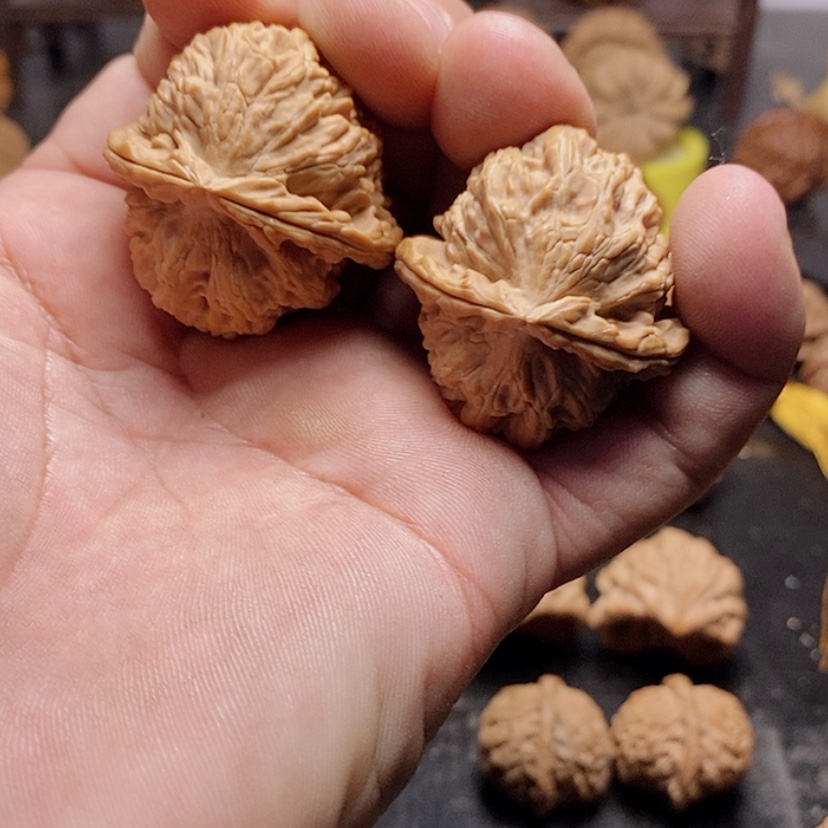 【闪购商品】文玩核桃吊坠鱼**饼