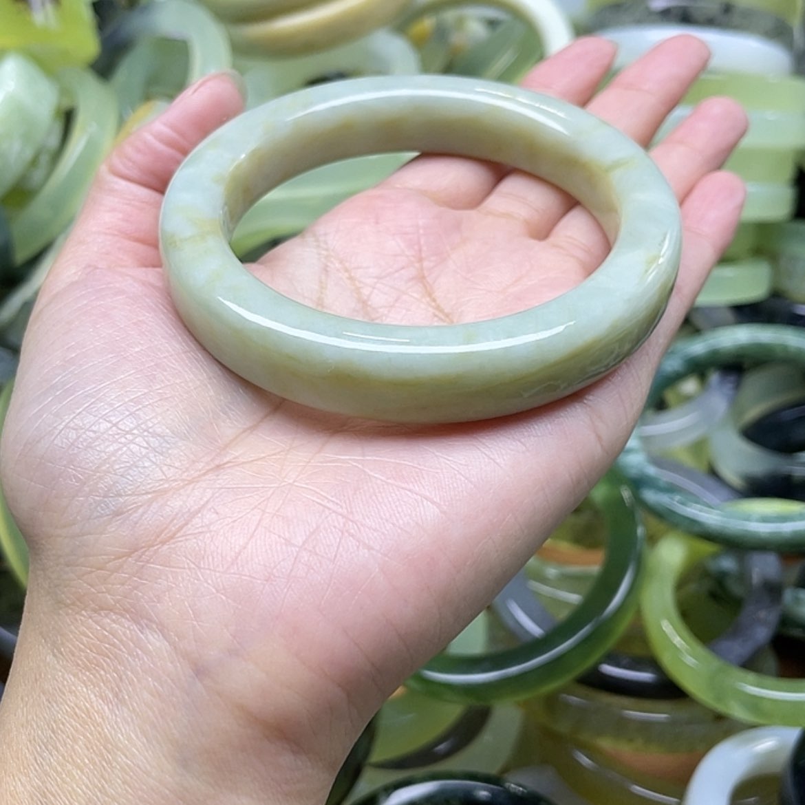 【闪购商品】蛇纹石玉手镯合金失*