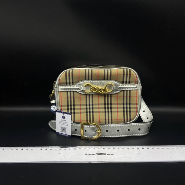 95新 BURBERRY/博柏利 博柏利腰包/12437