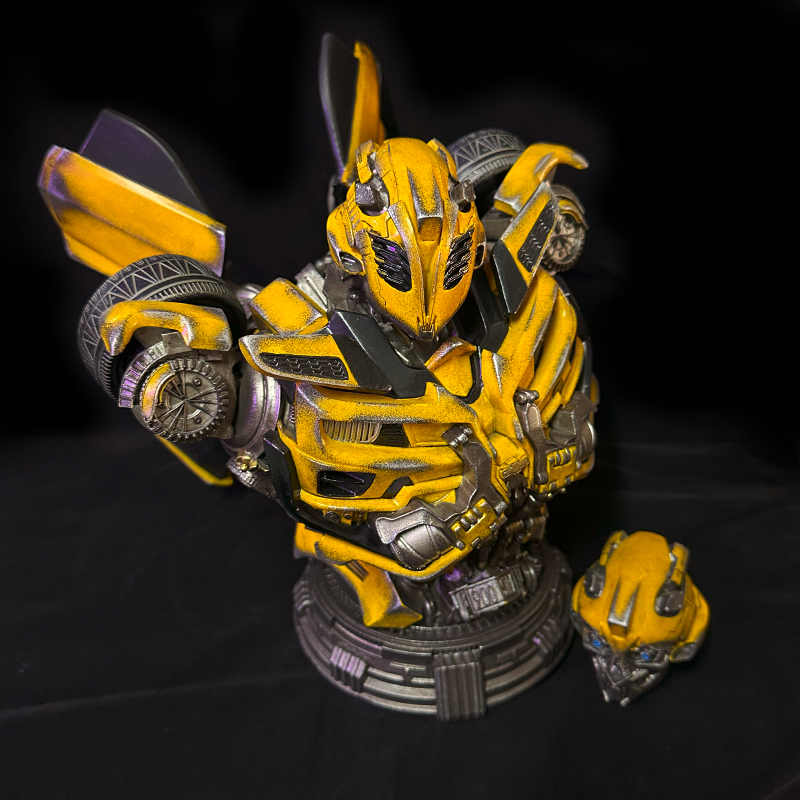 大黄蜂手办变形模型汽车大号人雕像机甲手工工作室涂装磁吸模玩