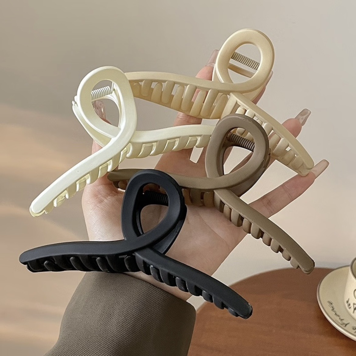 4个装大号ins盘发抓夹女气质高级感简约磨砂发卡夹头饰鲨鱼夹发饰