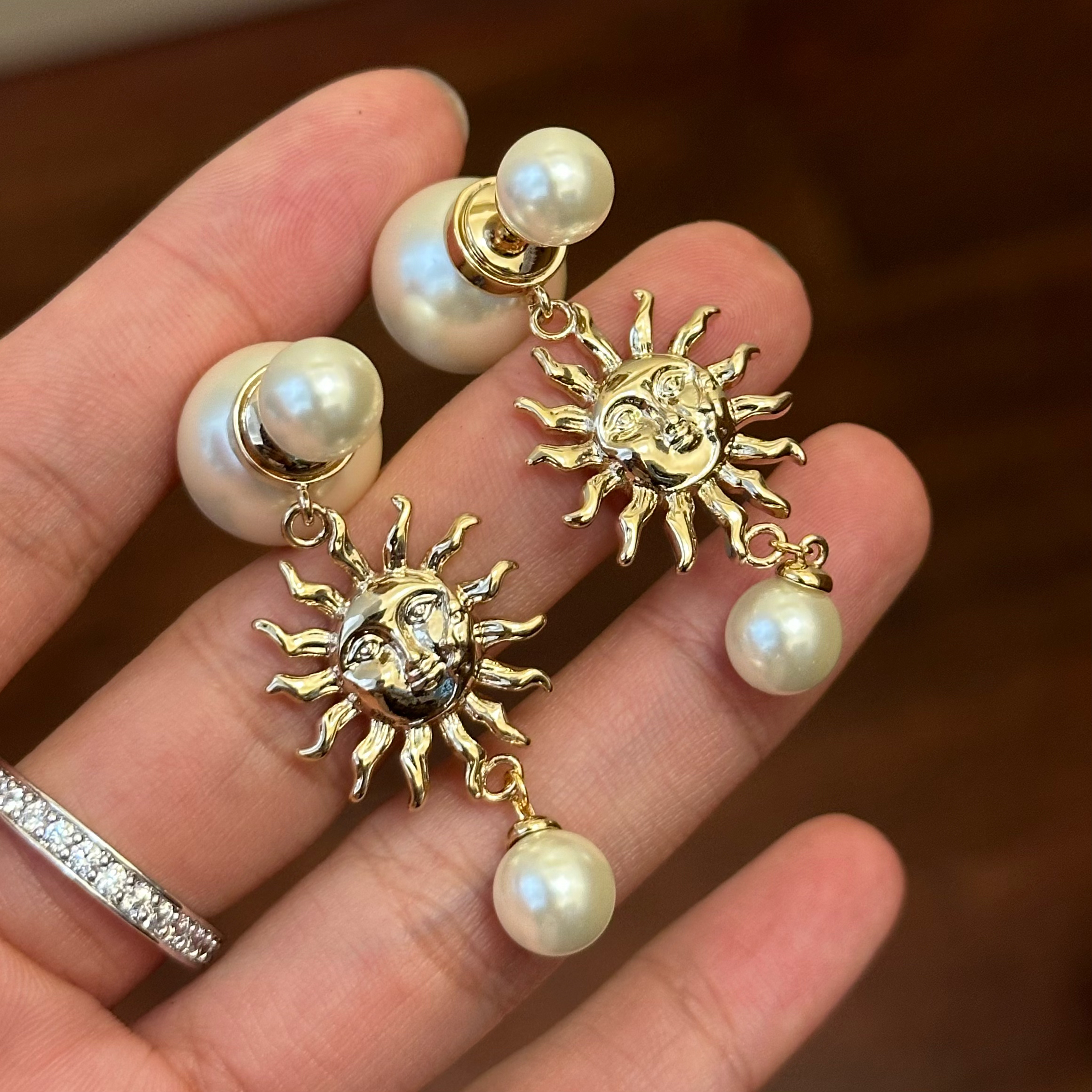 铜合金仿珍珠耳饰 E0333 时尚气质韦雪同款百搭经典太阳花耳环