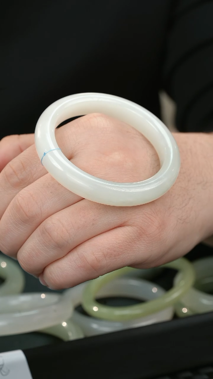 【闪购商品】和田玉手镯未镶嵌95手镯