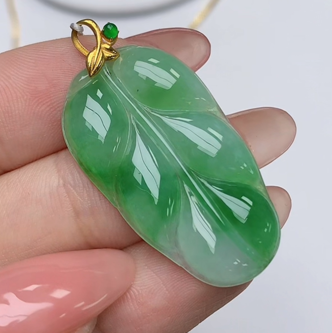 天然A货翡翠吊坠