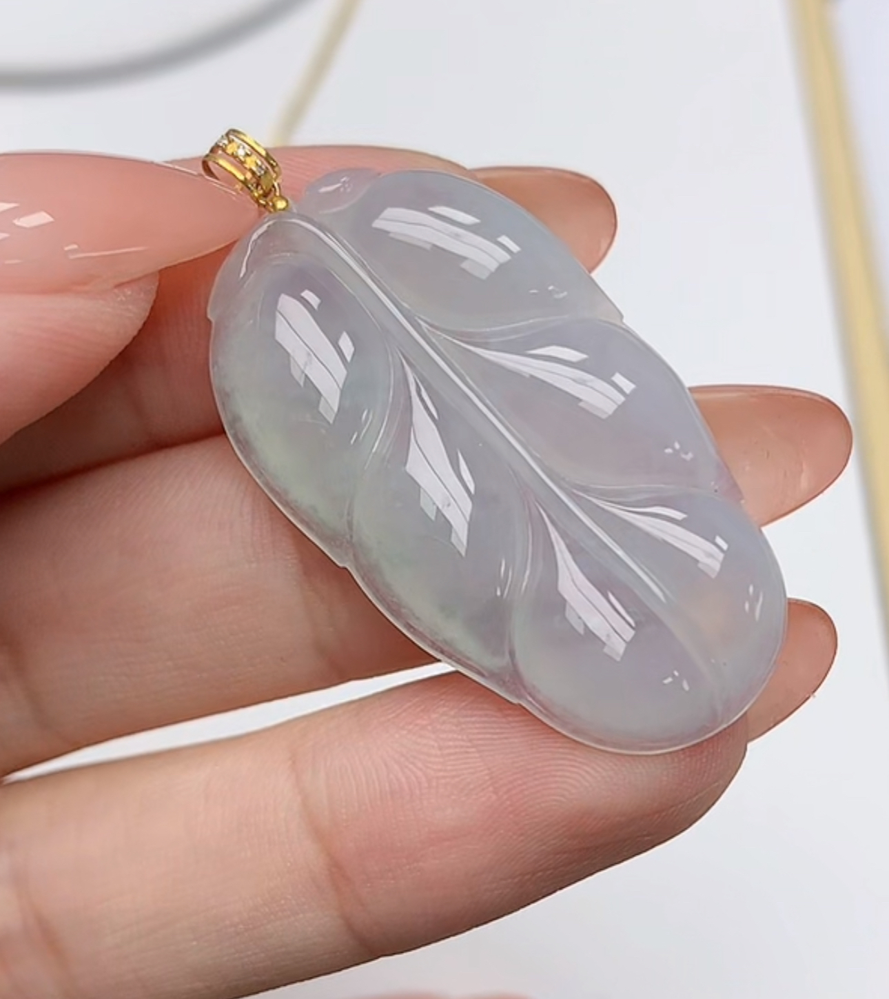 天然A货翡翠吊坠