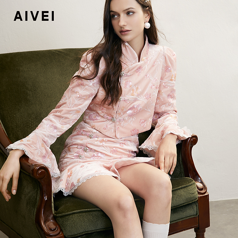 AIVEI欣贺艾薇冬季新新中式斜襟荷叶袖提花粉色短外套R768701B