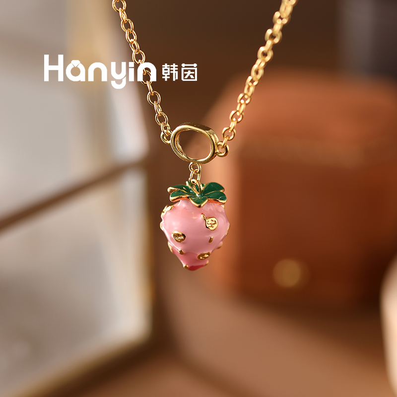 铜合金项链 立体奶油草莓彩色珐琅吊坠高定G字母项链AAA