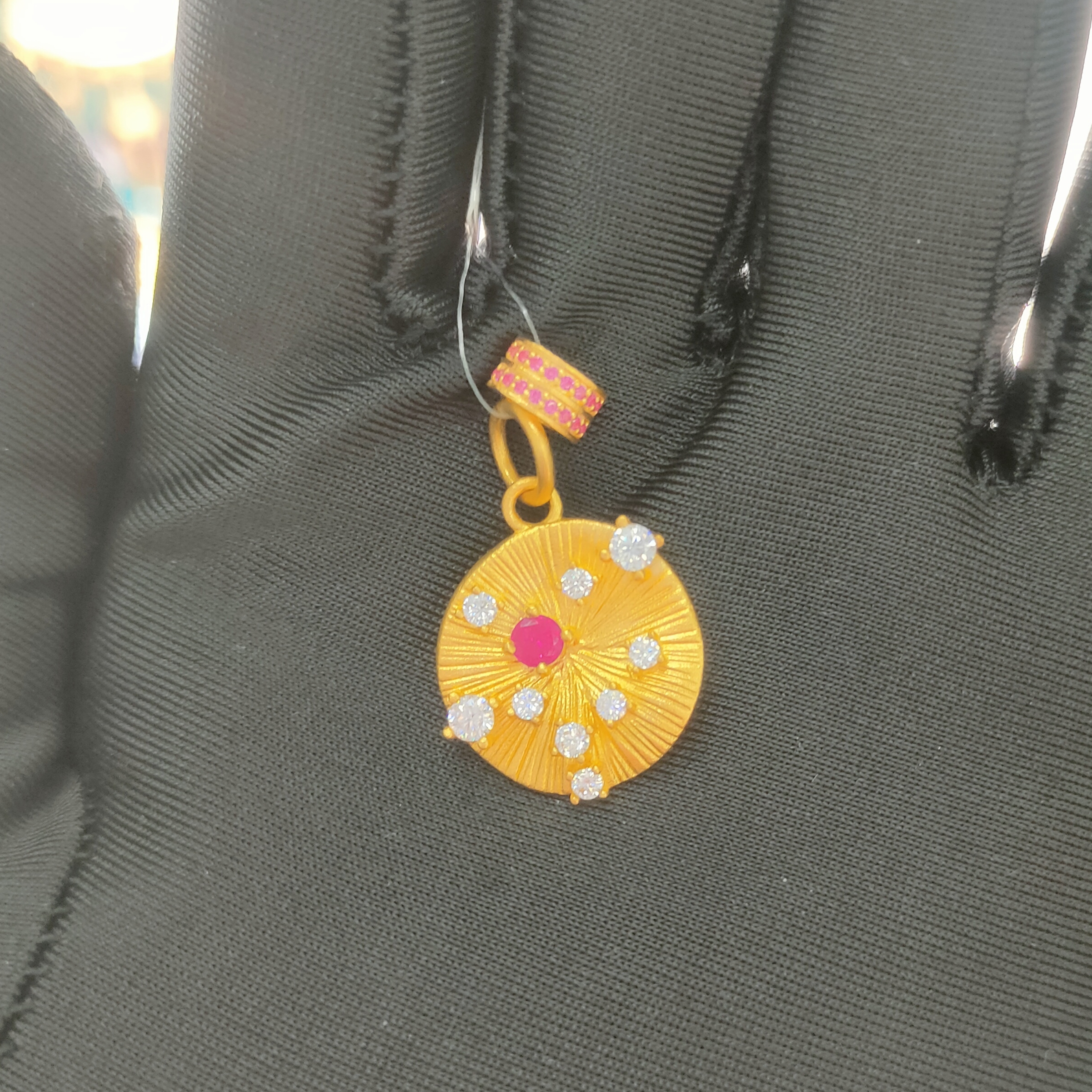 足金999镶嵌不规则圆牌吊坠