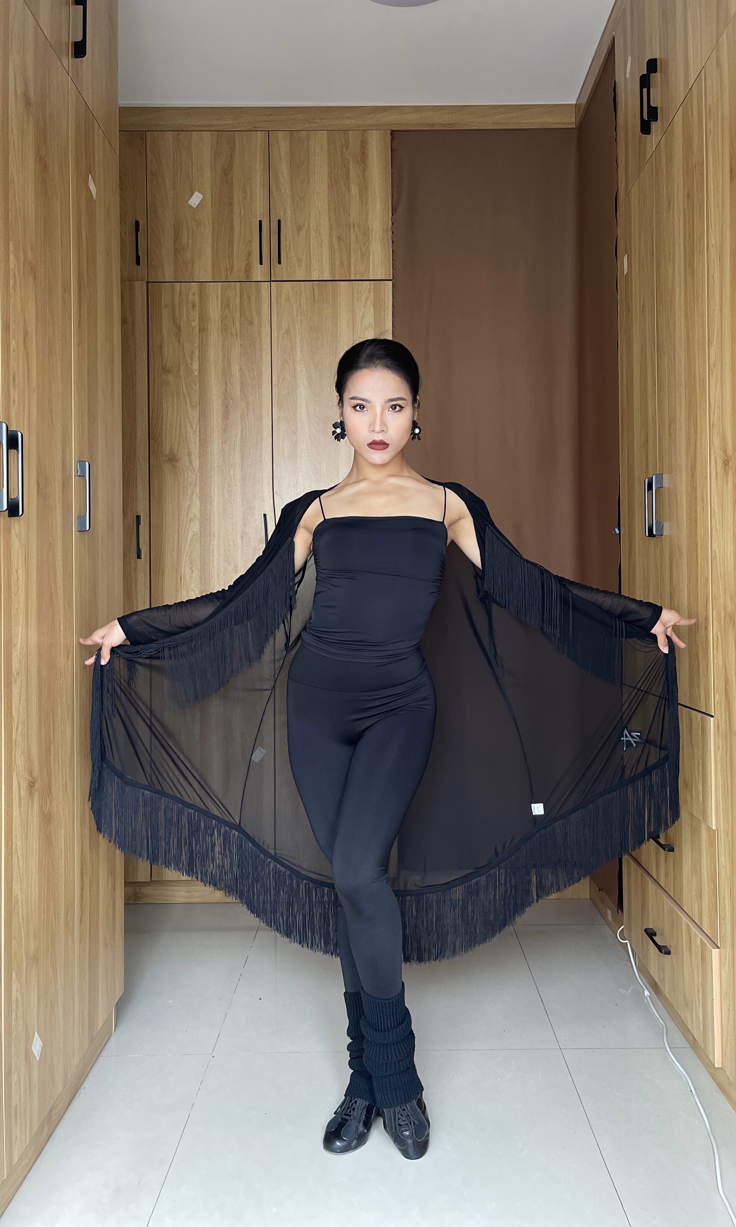 长款网纱开衫斗篷式下摆双层加粗加密流苏均码