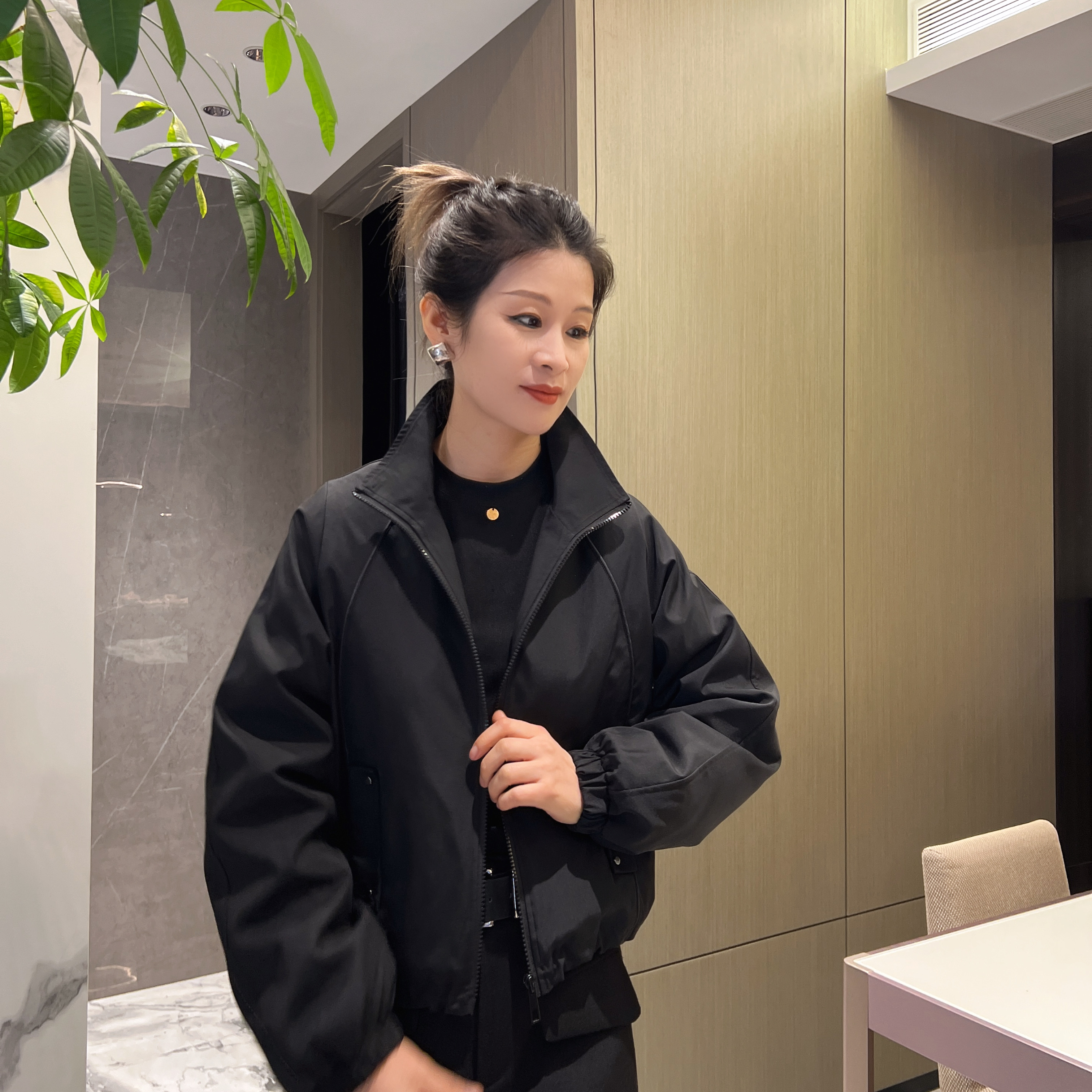 女人阁（306羽绒服）25年新款欧货白鸭绒时尚休闲拼接短款羽绒服