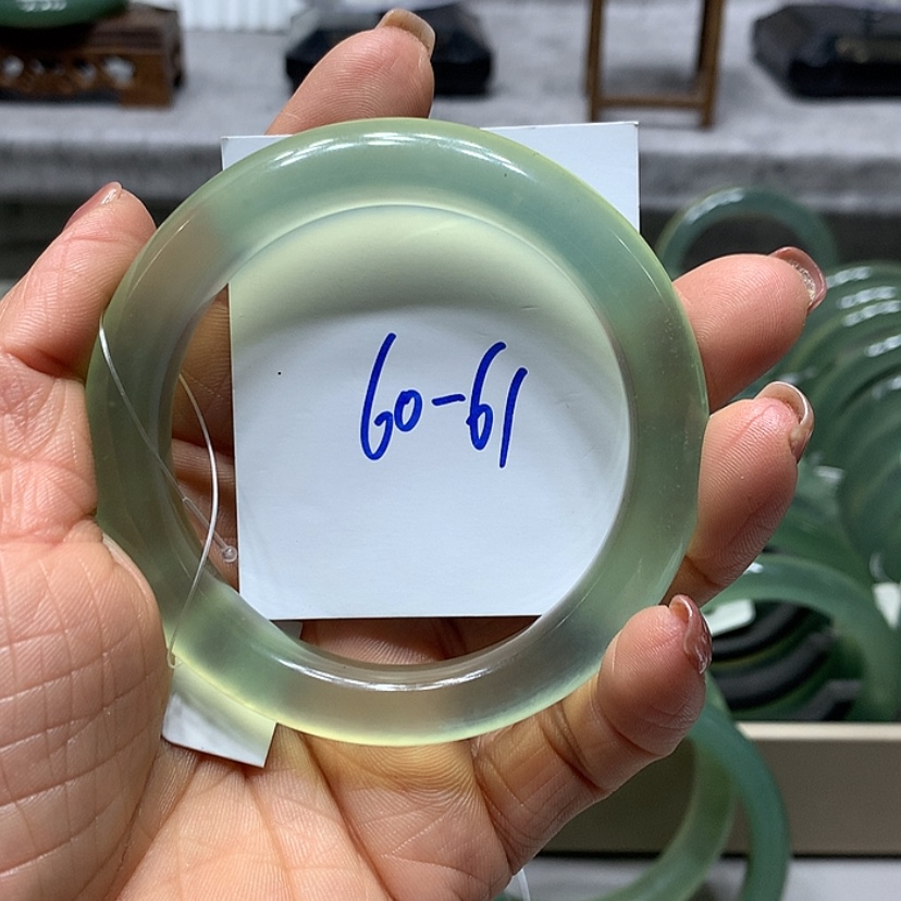 【闪购商品】蛇纹石玉手镯未镶嵌鱼****e30