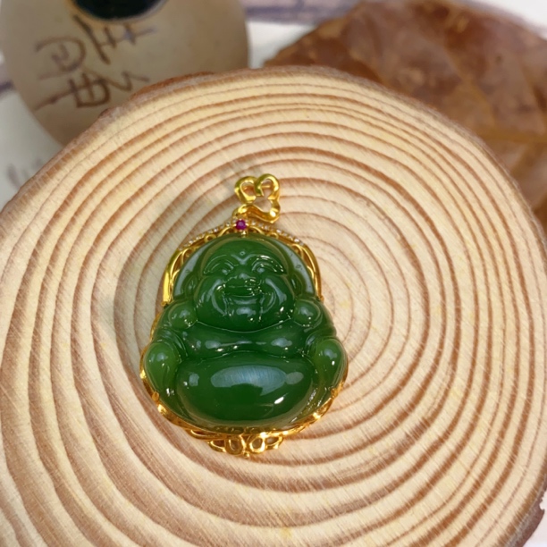 【巧润珠宝】和田玉俄罗斯碧玉菠菜绿老坑料佛公吊坠18k金镶嵌