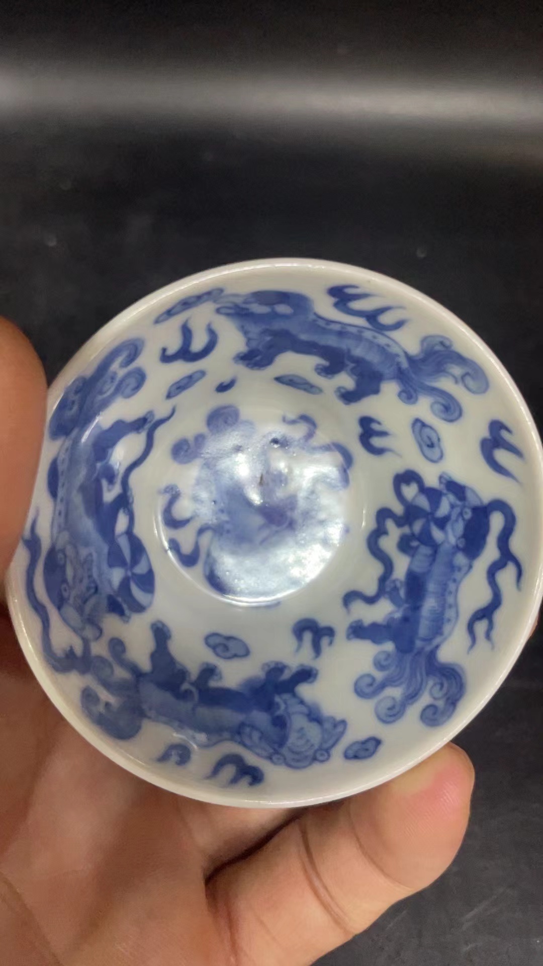 景德镇陶瓷青花狮子戏球杯子