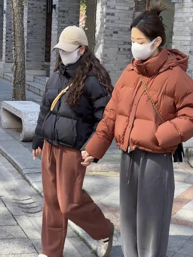 短款连帽羽绒服外套女2023冬季小个子显高保暖面包服上衣
