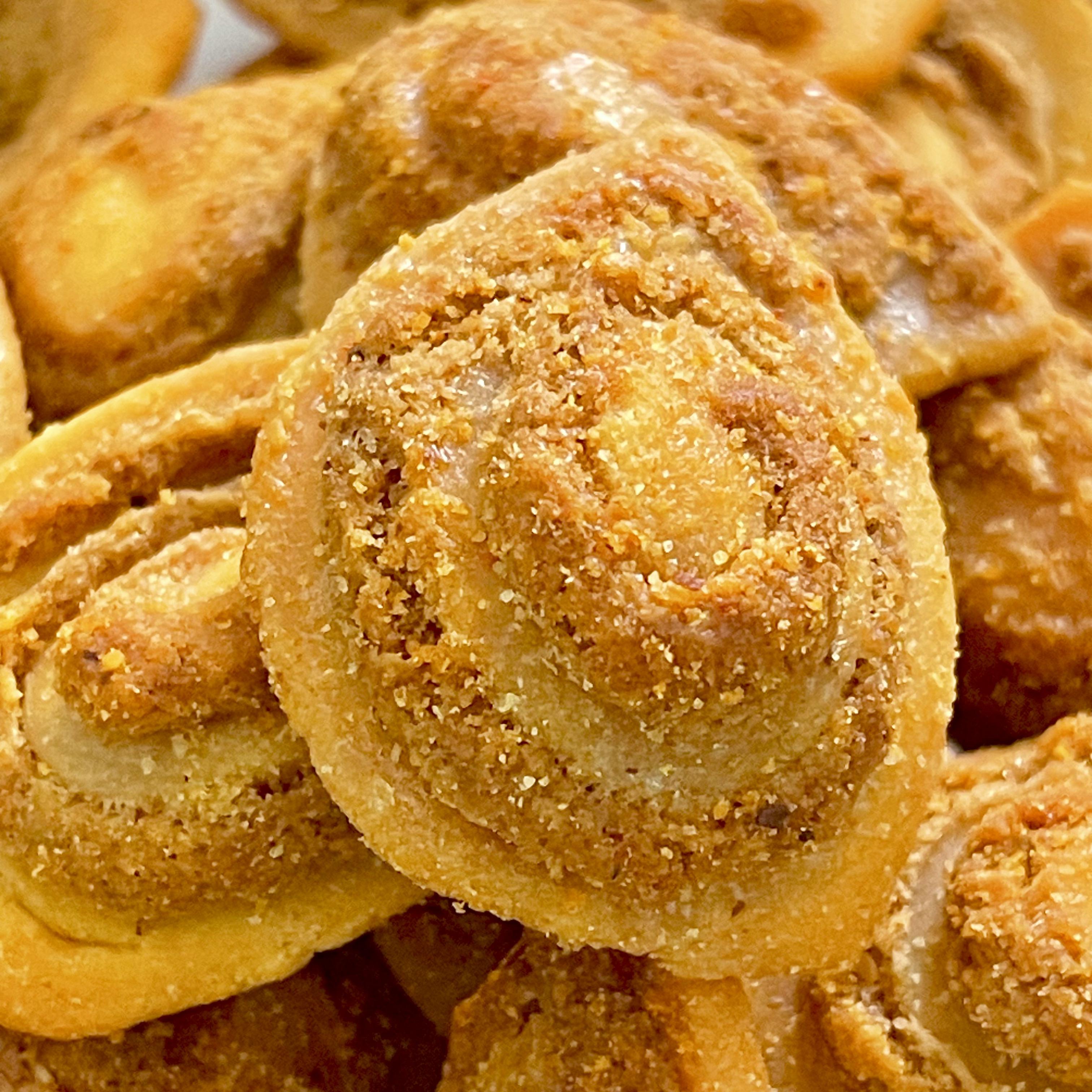 红房子香辣猫耳酥（买一送三）薄脆小花片大袋装香辣下午茶300g*3