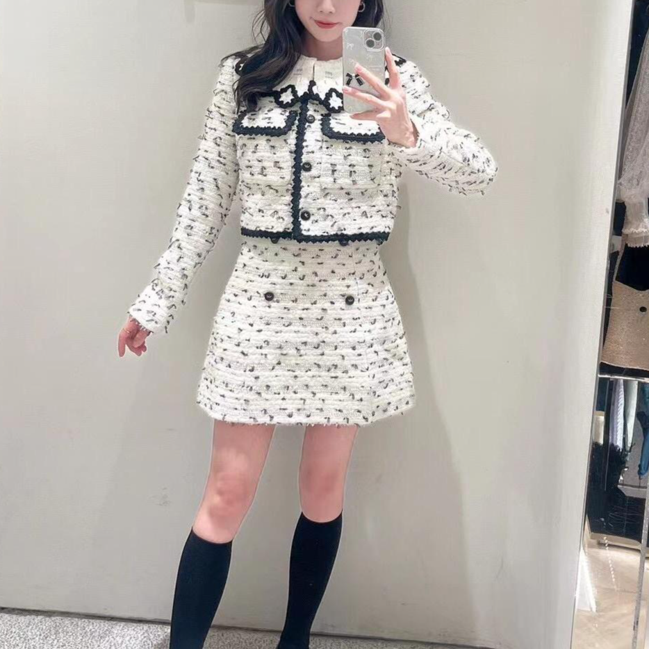 【DÉ MYSTÈRE】时尚气质娃娃领单排扣小香风外套A字半裙GFC1050703