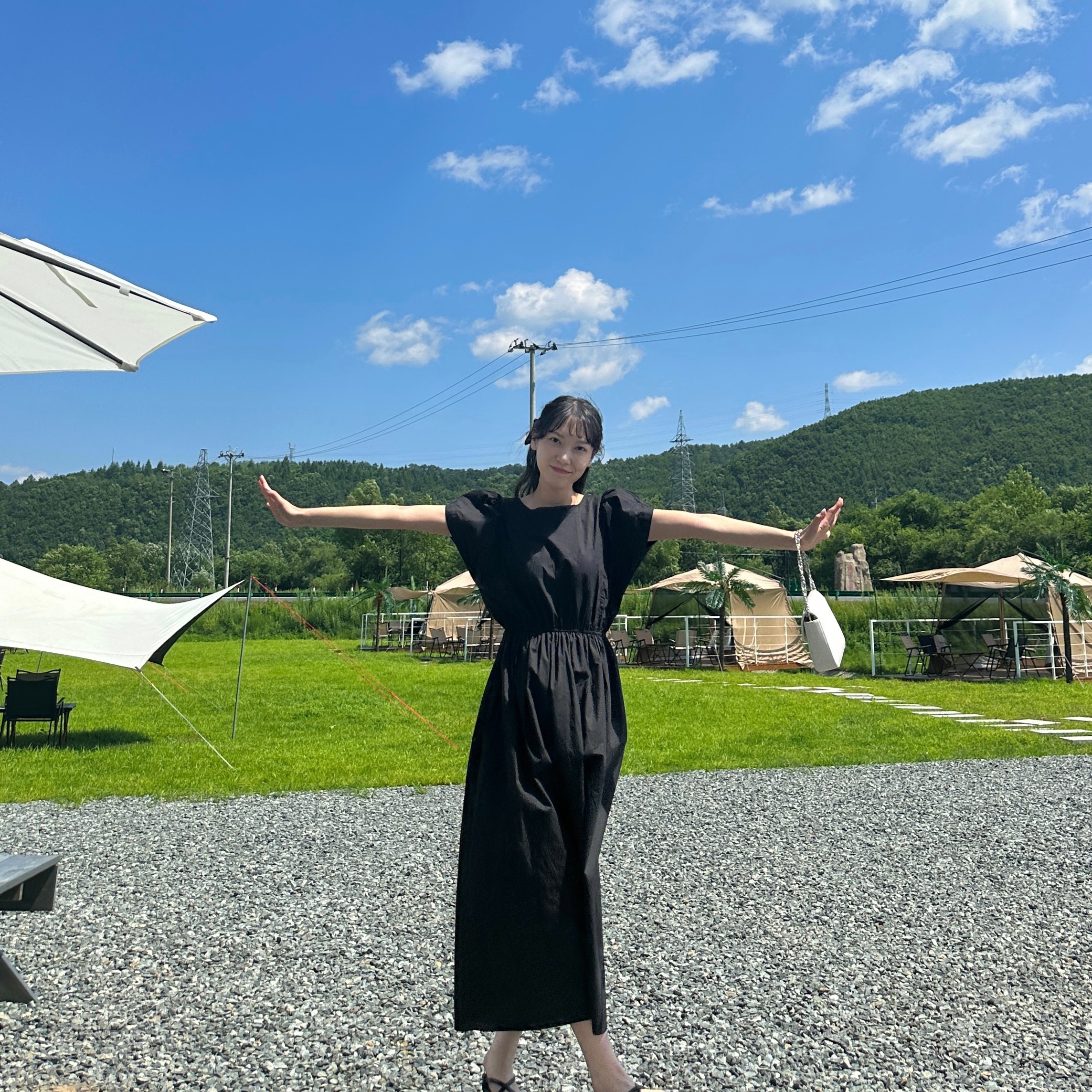 黑色淑女风连衣裙