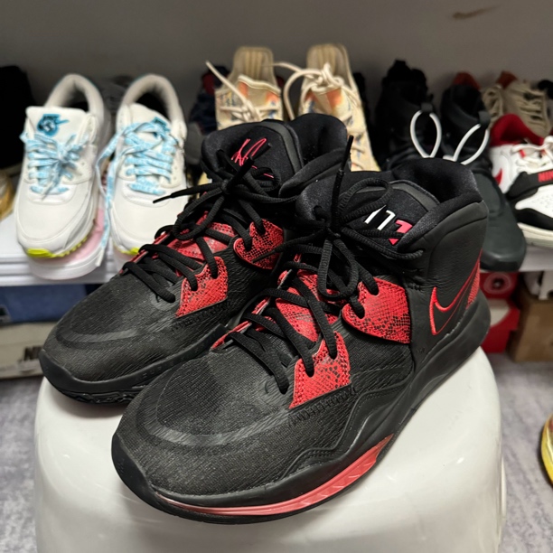44码/原盒/Nike  Kyrie 8 infinity  中帮实战篮球鞋/公价689