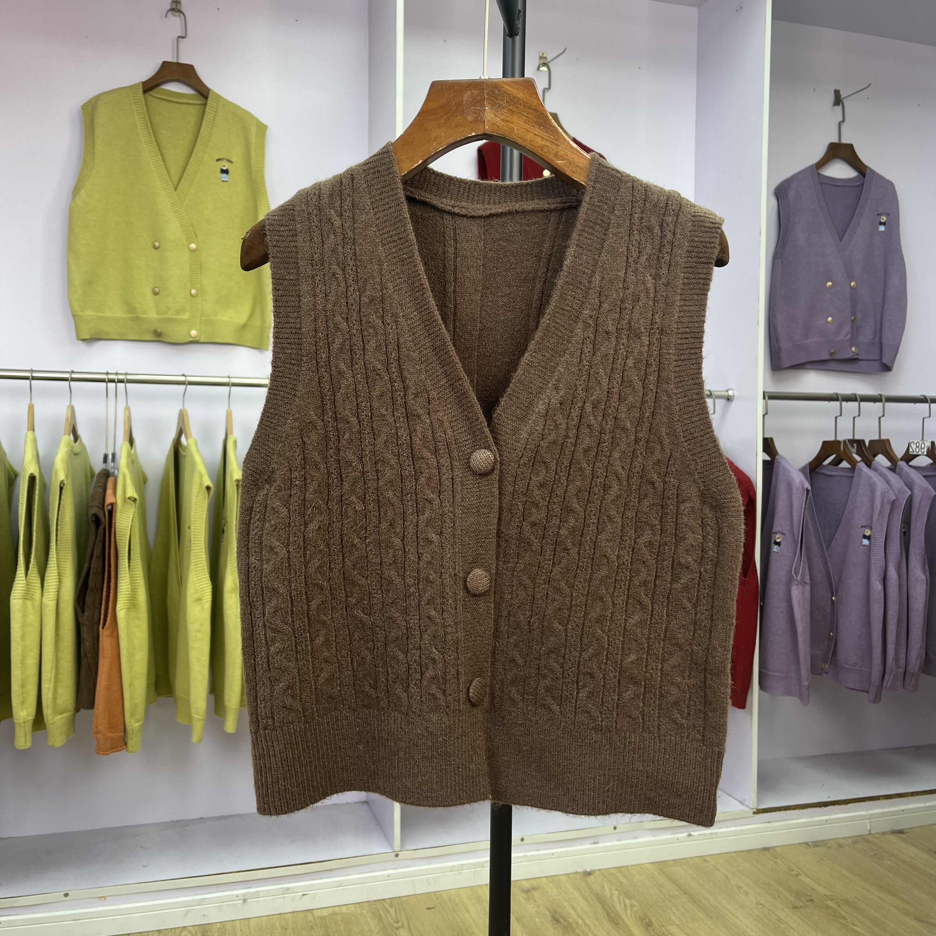 384 针织马甲女2024秋季纯色设计感小个子叠穿背心毛衣坎肩上衣