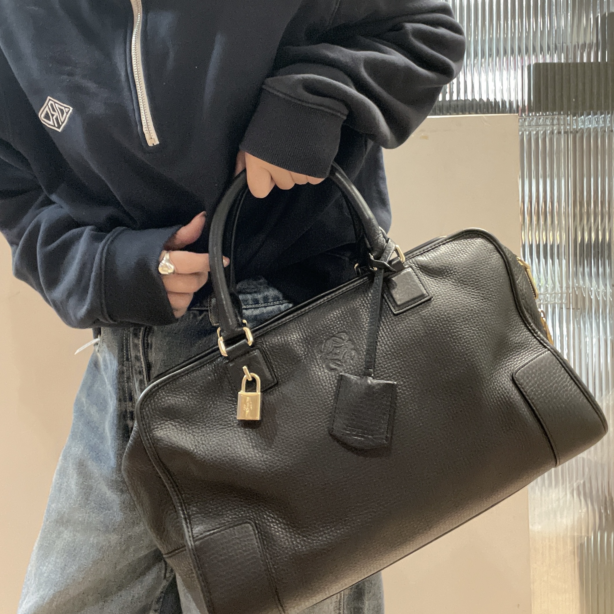 95新 LOEWE/罗意威 黑色牛皮亚马逊手提包