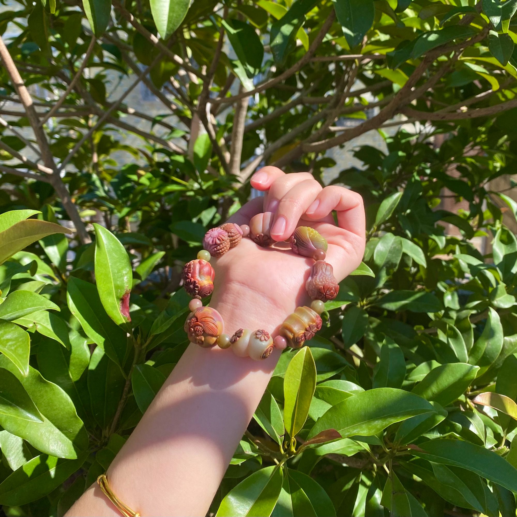 四川大凉山盐源玛瑙苏工精品雕刻八宝手串