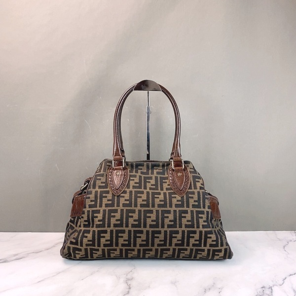 妃鱼/95新/芬迪/FENDI/手提包/市场价29000