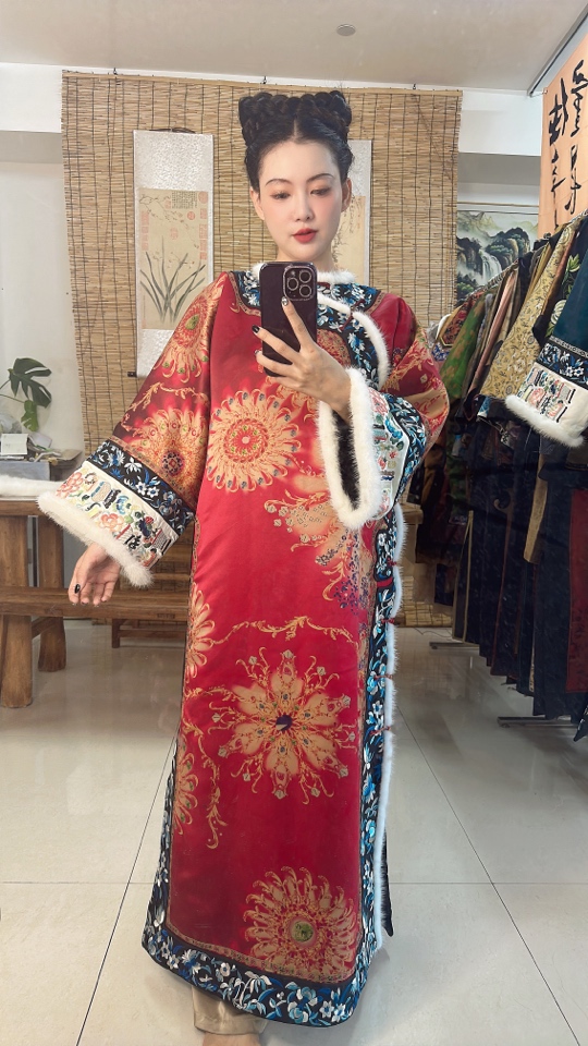 雾隐华裳｜香云纱重磅皮子真丝绣片夹羊毛絮片款女士复古冬款旗袍