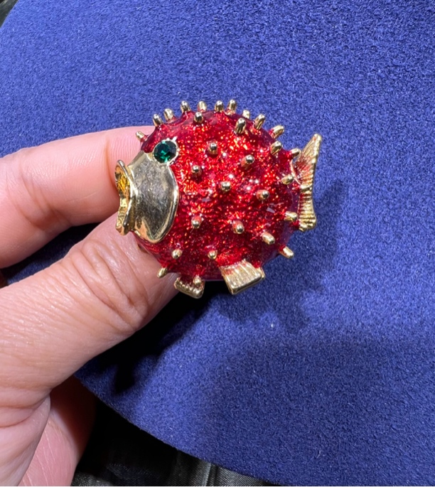 vintage孤品金色中式动物胸针复古时尚中古高档轻奢酒红色气质