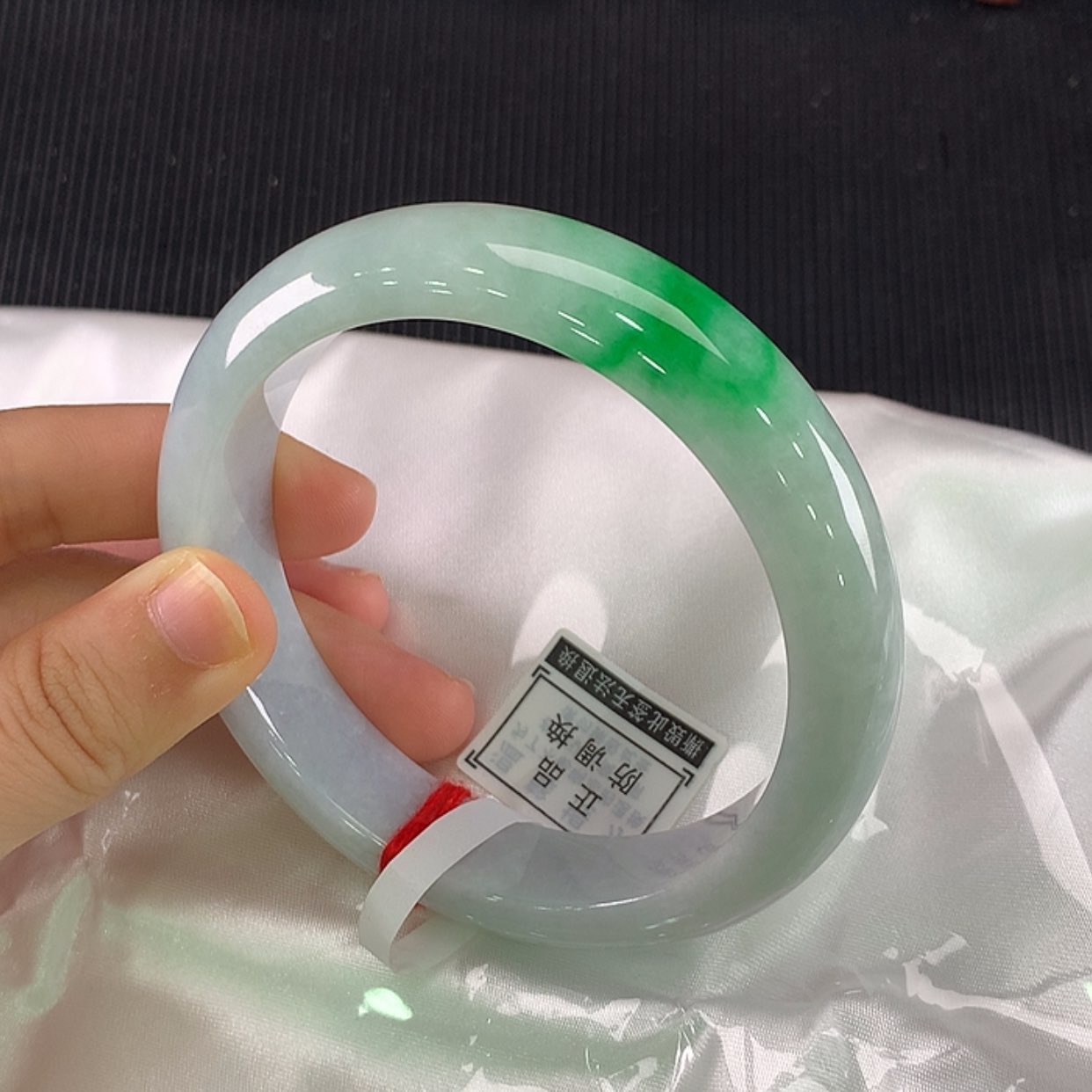 【闪购商品】翡翠手镯未镶嵌61圈口