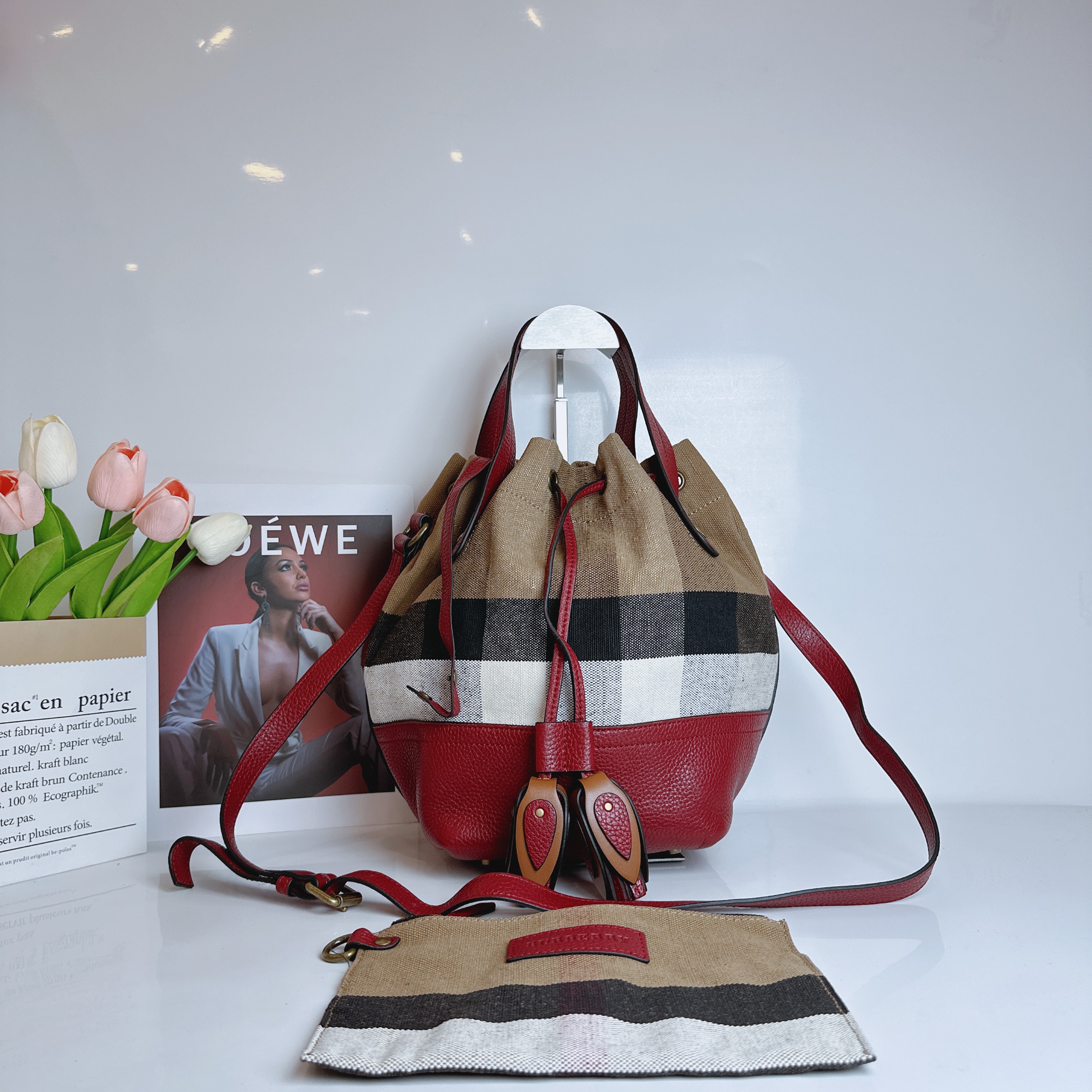 95新 BURBERRY/博柏利 经典时尚休闲拼色战马格纹抽绳水桶包