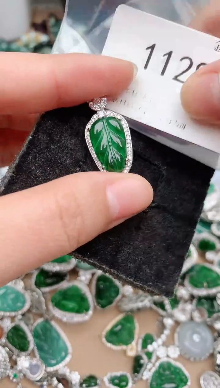 【闪购商品】翡翠颈饰未镶嵌1128