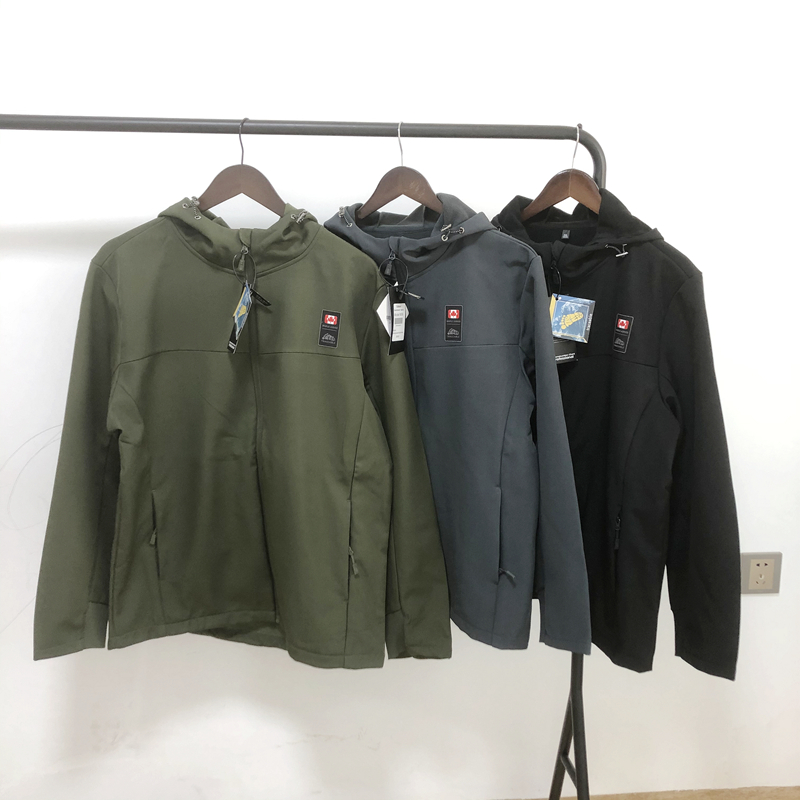 新6699出口<加拿大高端>外套冲锋衣男士户外秋季新款保暖枫叶联名