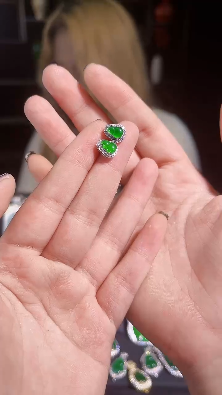 【闪购商品】翡翠颈饰银S925镶嵌葫芦耳钉（多样性发货）