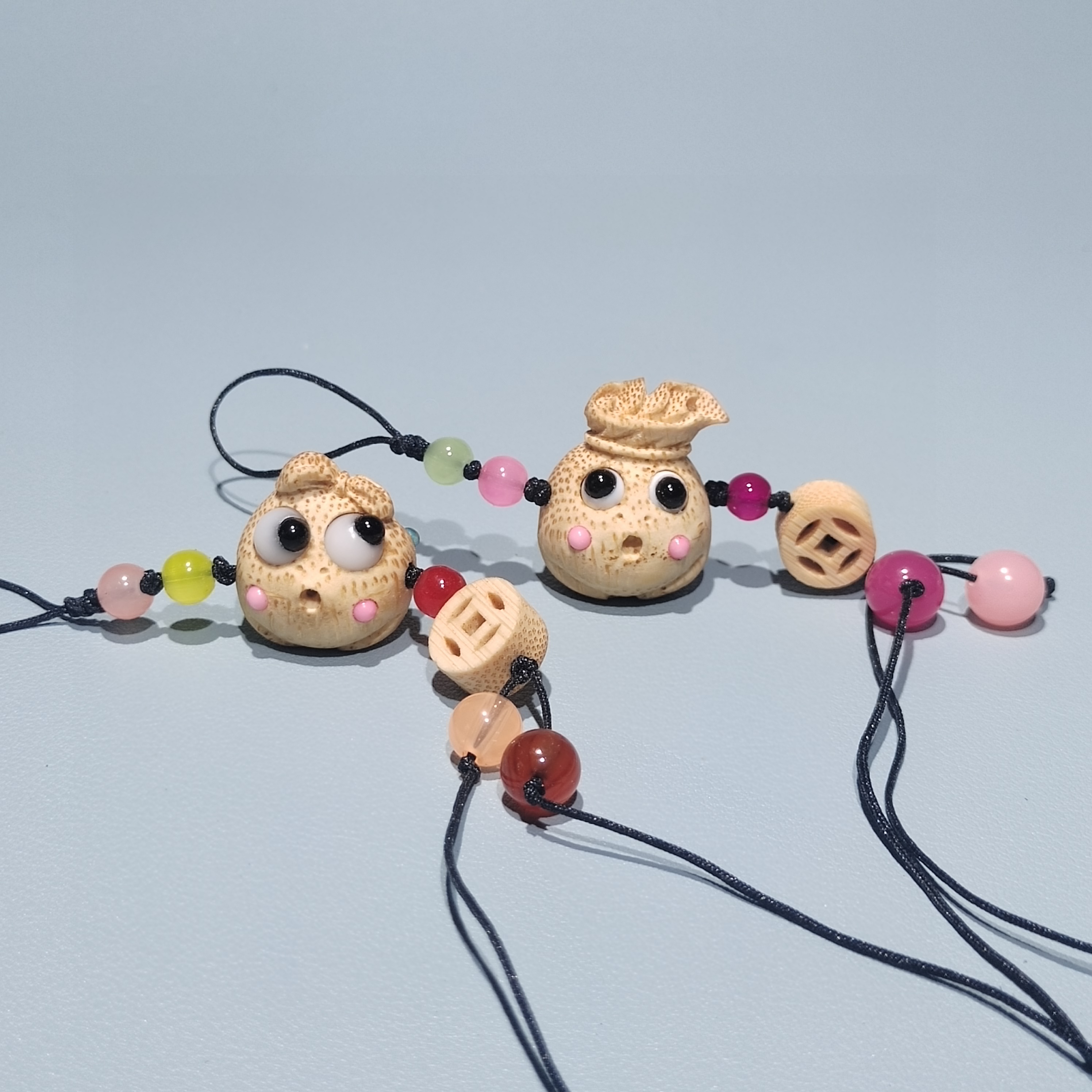 有点小金蟾，可配饰可做挂件