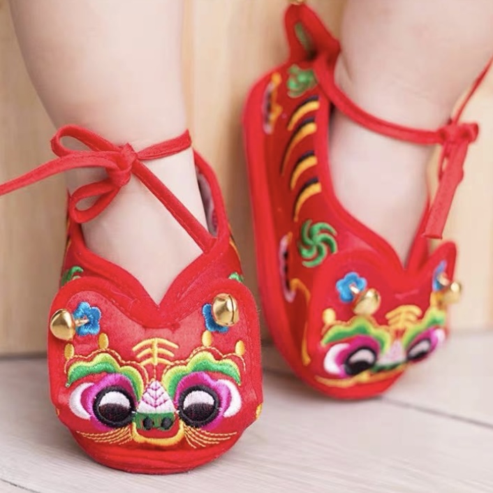 【0-1岁】宝宝软底学步鞋鞋子刺绣虎头鞋满月婴幼儿抓周鞋儿童布鞋