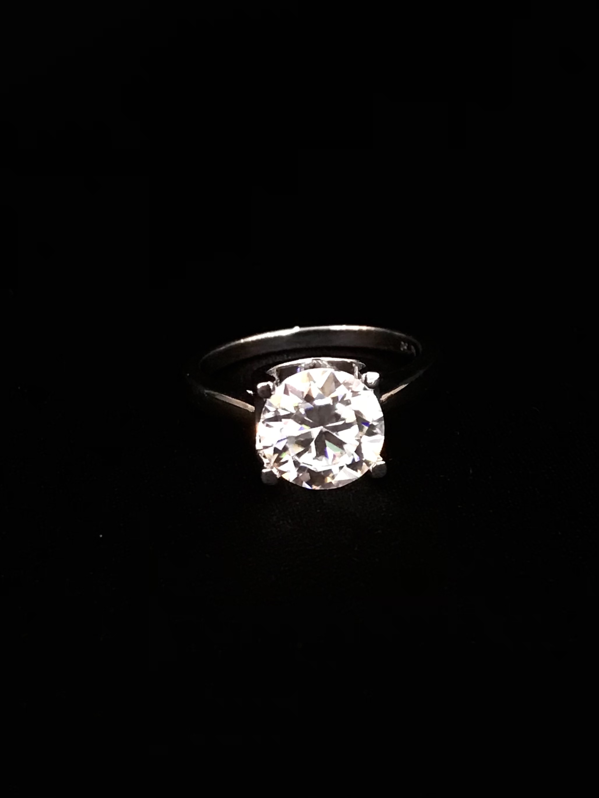 戒指 斯里兰卡白色豪镶戒指3ct   G46