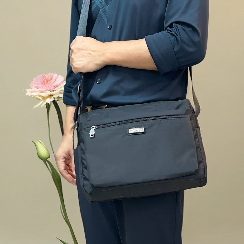 公文包大号单肩斜挎包休闲男包百搭通勤背包大容量邮差横款新款