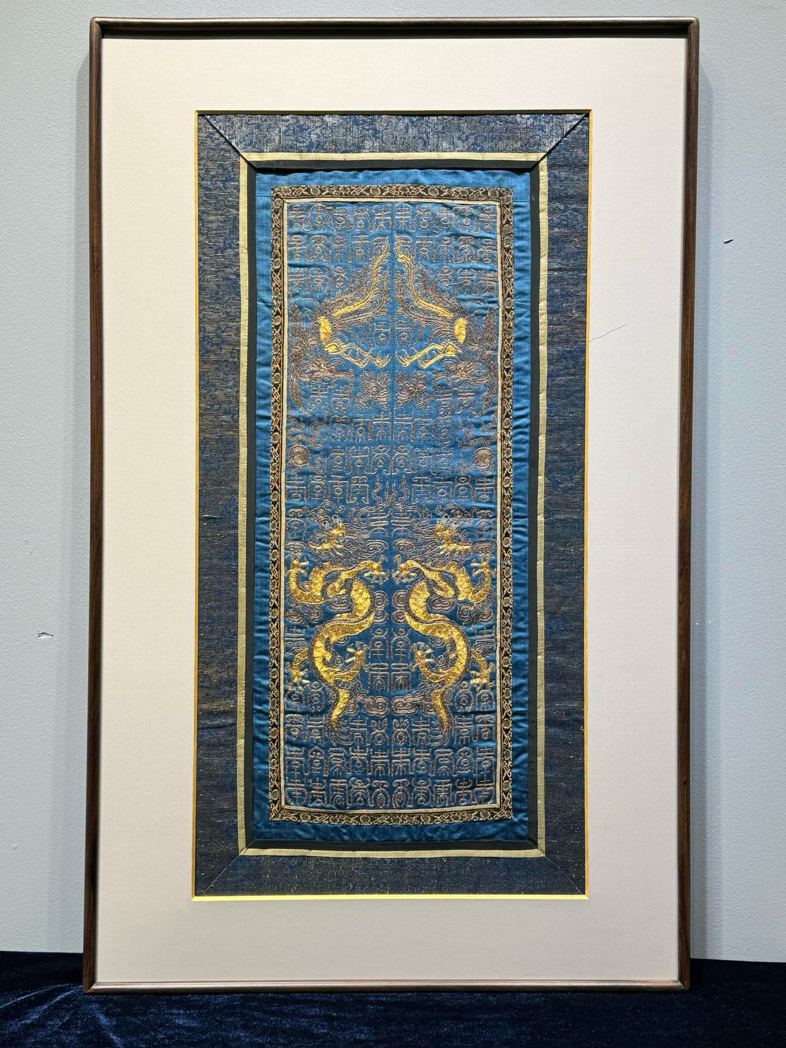 旧藏中古老盘金绣龙凤呈祥定制高档空间装饰画绣心32*64外框49*79