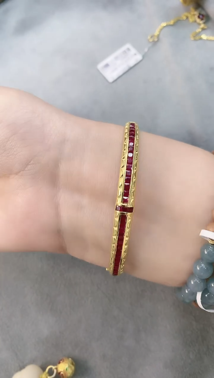 【闪购商品】红宝石手镯18K金镶嵌.